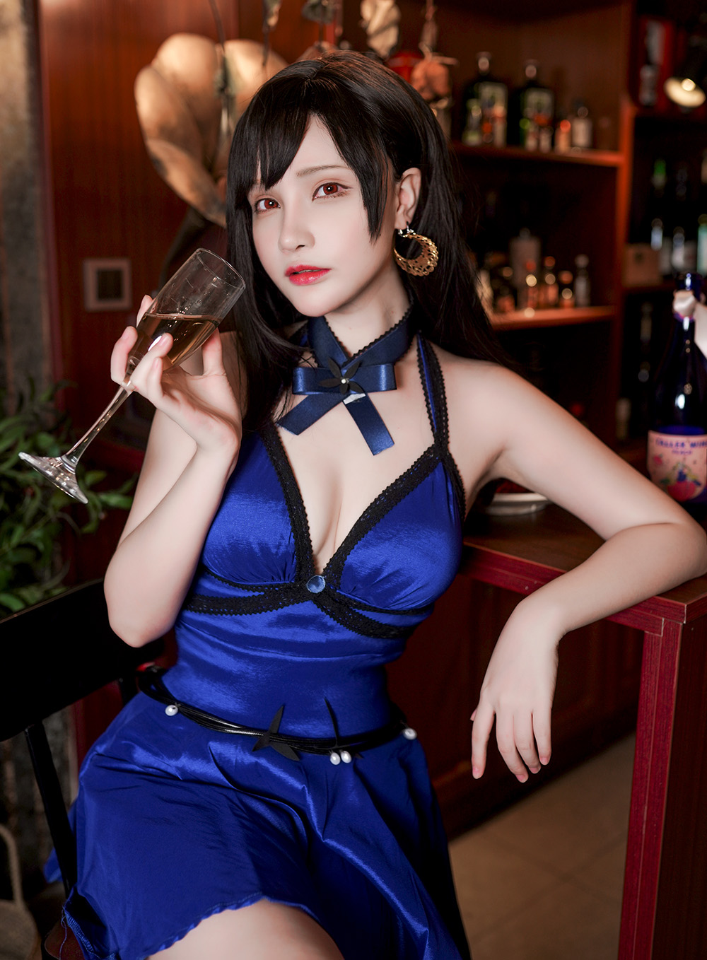 千夜未来:破次元壁的追光者,用热爱点燃二次元舞台