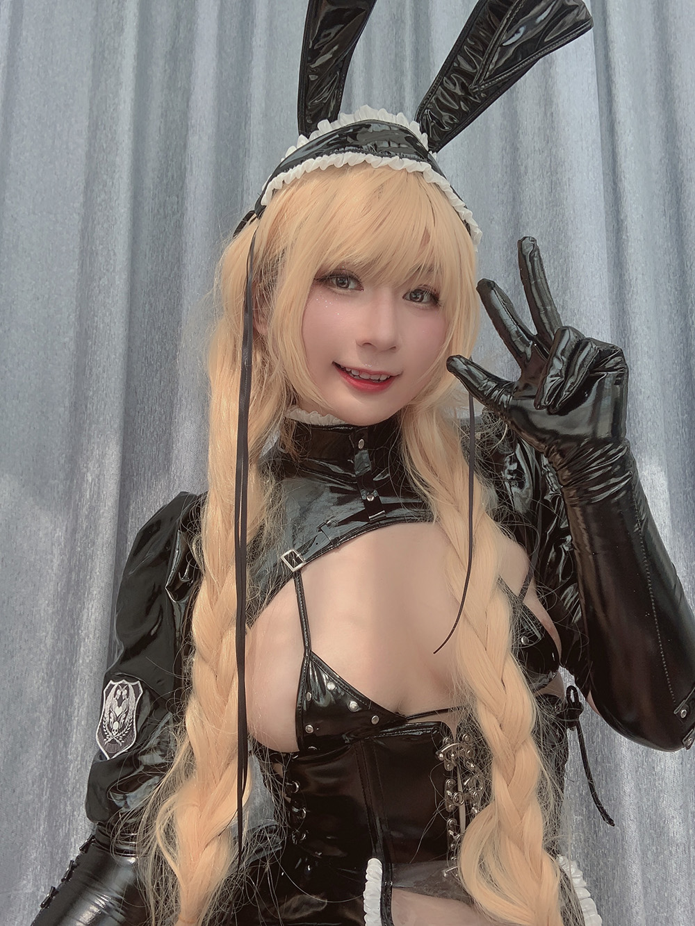 175cm神级Coser!Zyra秋用化妆术 “复活” 二次元顶流