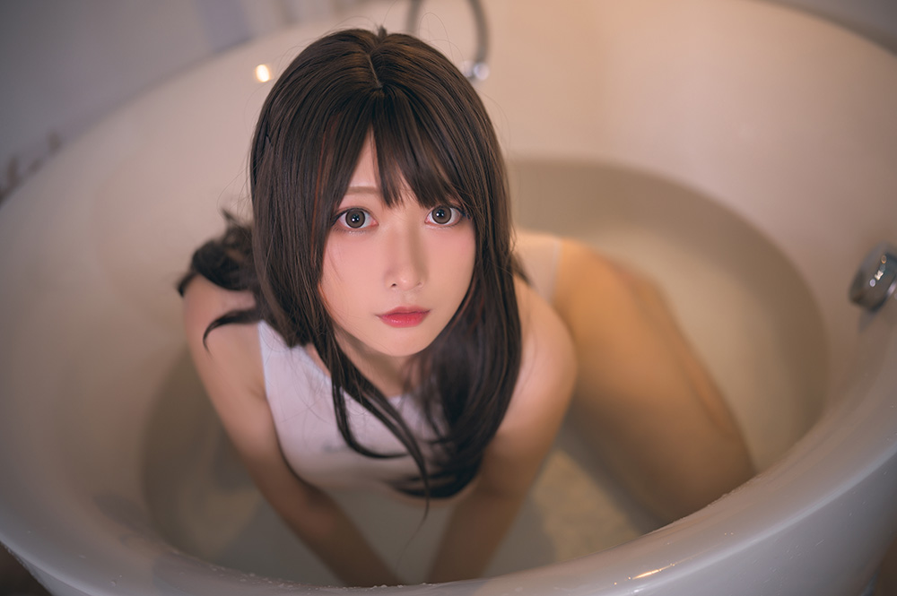 破次元闪耀之路:Coser 念念_D 如何从二次元小众圈层走向大众视野