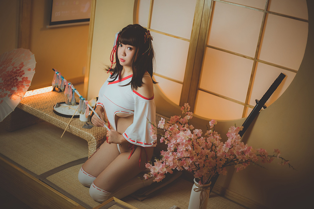 甜糖大魔王:用镜头与味蕾丈量世界的二次元甜系女王