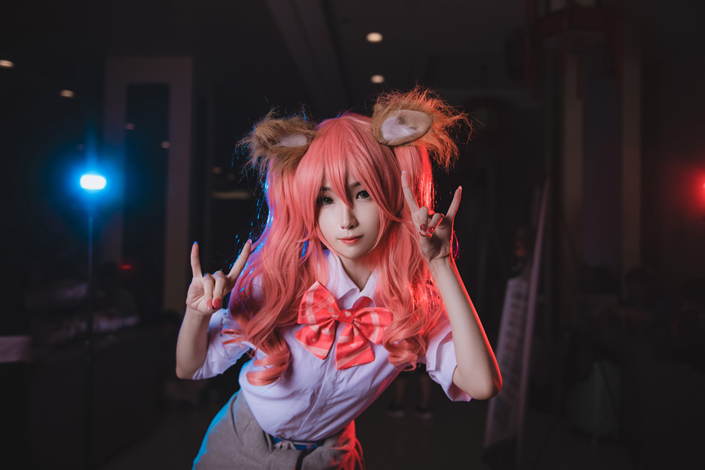 破壁次元的璀璨光芒:人气 Coser 妖君白研的绮幻之旅