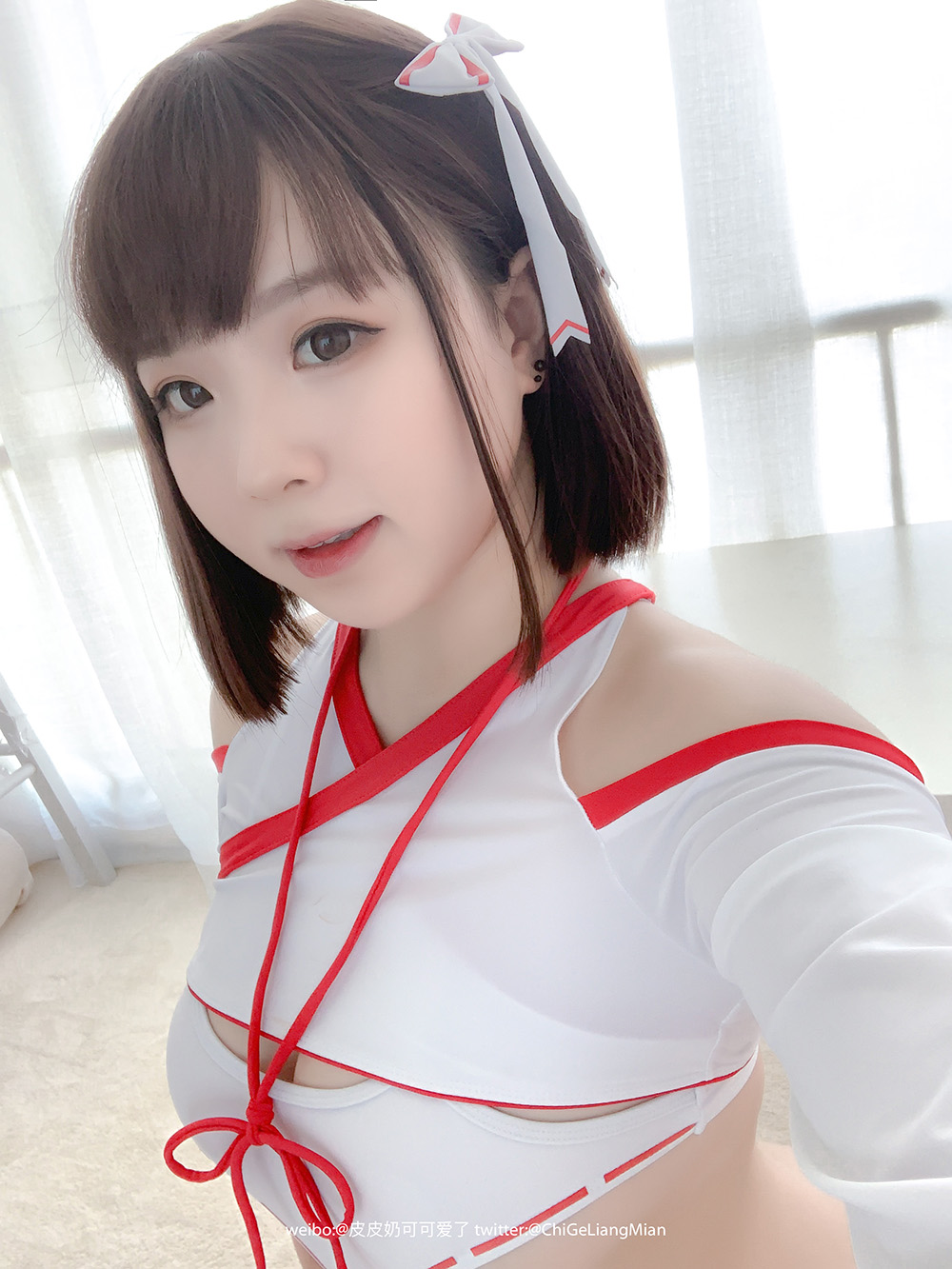 从厂妹到 C 圈顶流!肉感女神皮皮奶的逆袭封神之路