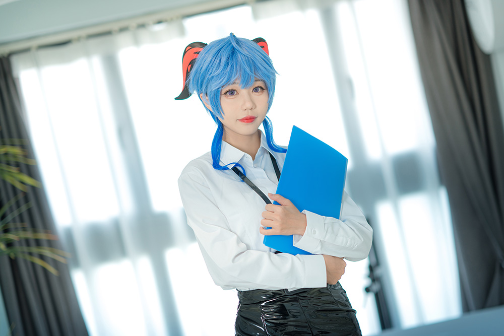 走进广东妹子无影喵喵Ghost:超火的二次元 Coser 是怎么炼成的?