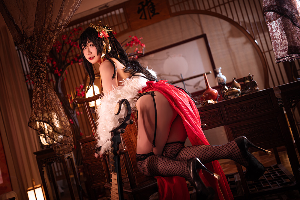 175cm神级Coser!Zyra秋用化妆术 “复活” 二次元顶流