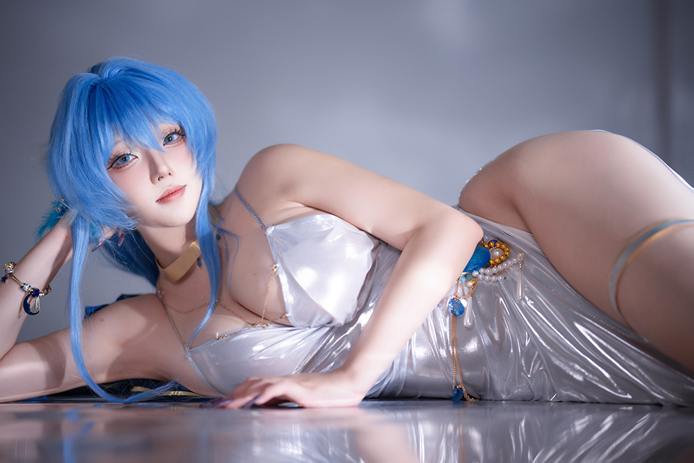 从校园少女到百万粉顶流!揭秘Coser菌烨tako的成长经历