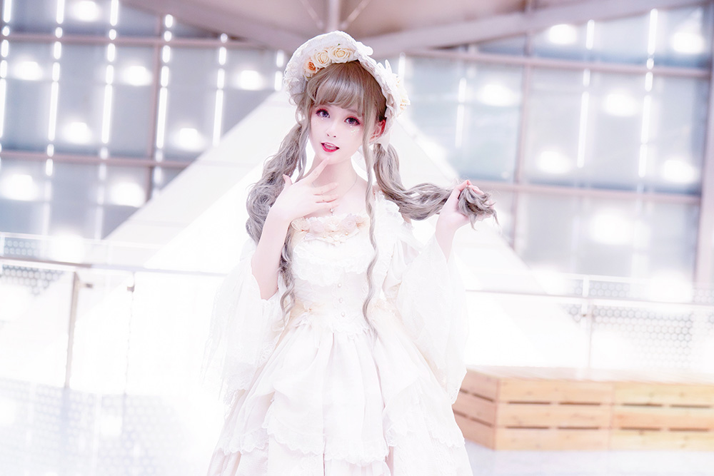 🔥家人们谁懂啊!yui 金鱼这二次元精灵直接杀疯 cos 圈!每一套造型都美到心巴上!!