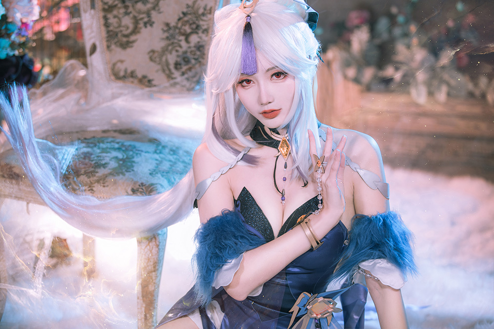 走进如月灰:COS 圈的璀璨之星