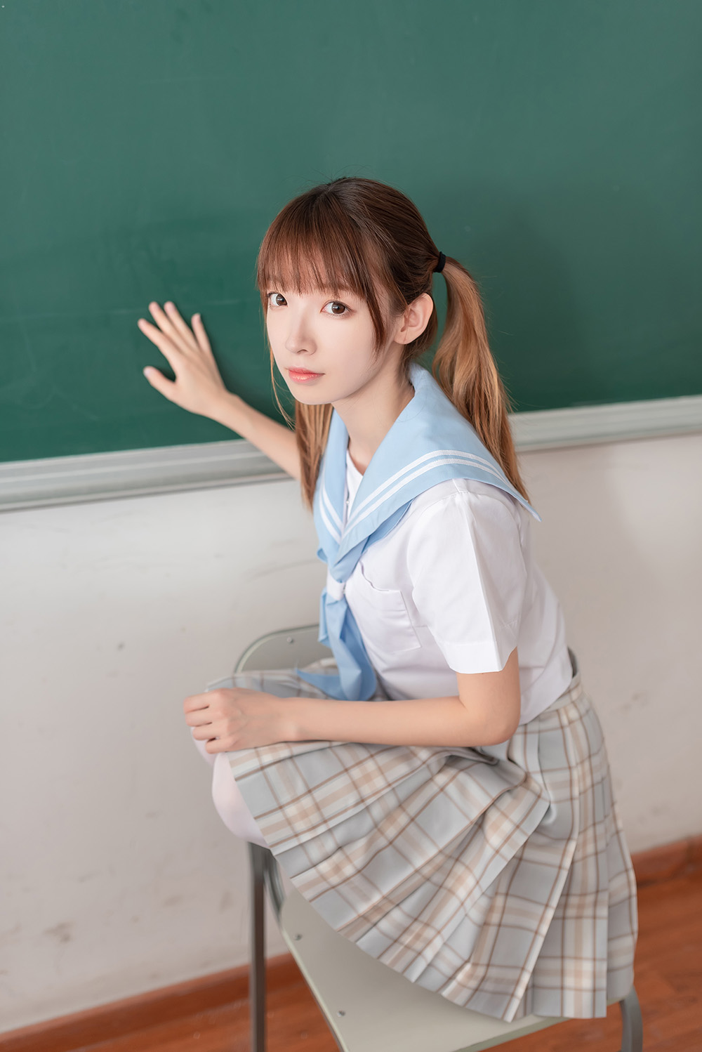 从校园女神到次元女神!祖木子凭 “漫画腿” 火出圈