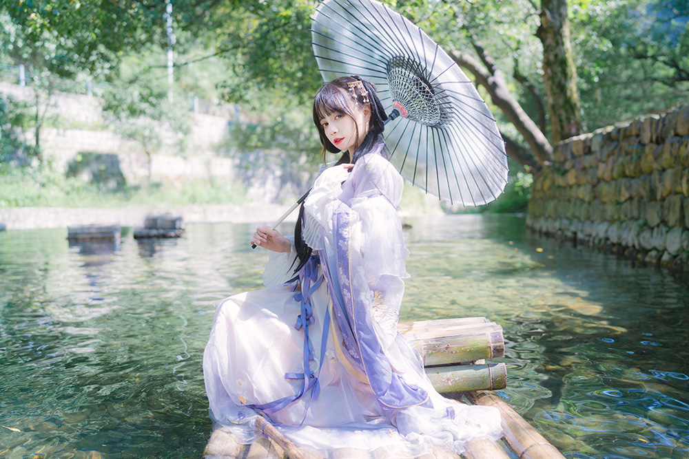 1 米 68 身材绝绝子!二次元宝藏 Coser 贰加六,你还不认识?