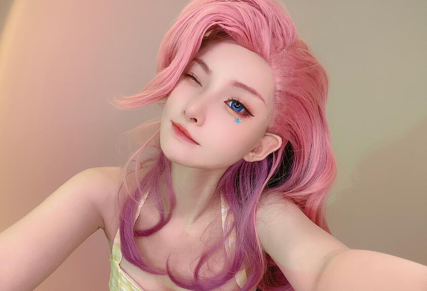 爆火出圈的Coser“魔王”在下萝莉控ii!从被质疑到坐拥 430 万粉丝,她凭什么?