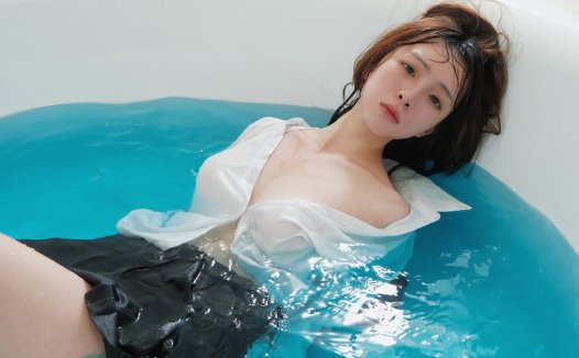从JK少女到神秘猫娘,攻弦弦弦的次元狂欢