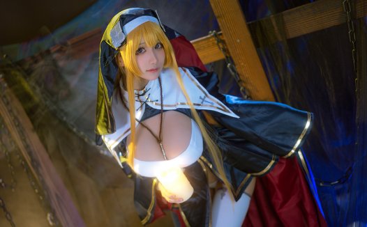 00 后高颜值 coser 幼愛 youmeko,凭啥能圈粉 30 万?