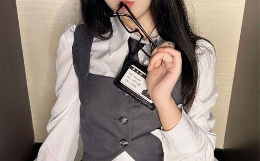 甜辣双修!这位宝藏Coser AT鲨让百万网友疯狂心动