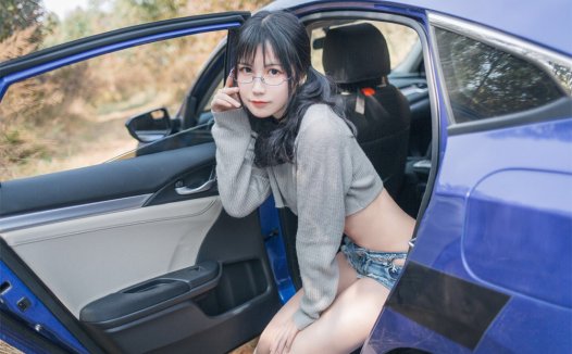 惊爆!这位眼镜娘 coser 凭什么火出圈?揭秘逐月 Su 的二次元逆袭之路