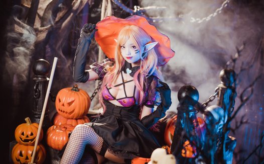 穿越光影裂隙,坠入狐玖玖的 Cosplay 幻梦宇宙!