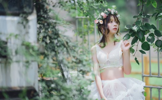 从校园到漫展!00后Coser清青琴玖凭跨次元颜值圈粉无数