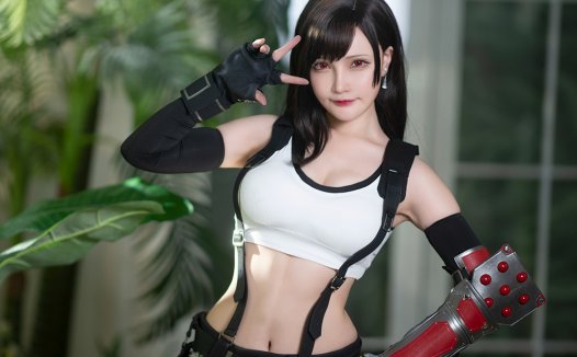 千夜未来:破次元壁的追光者,用热爱点燃二次元舞台