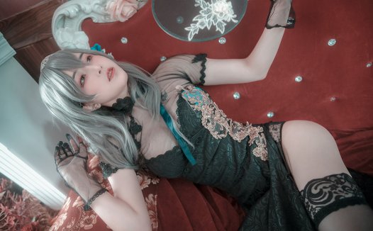 这真的不是动漫建模?鹿八岁baby 的Cos现场直接封神!