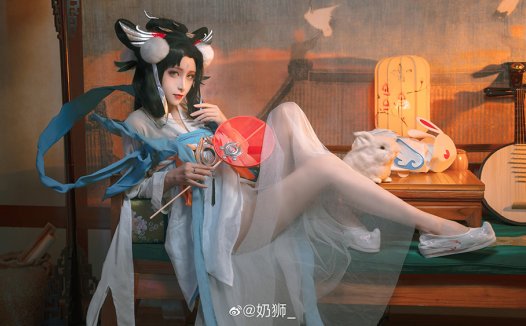 全网刷屏的 “奶狮不咬人” 到底是谁?这位身高 179 的神级Coser,用作品惊艳了整个次元!
